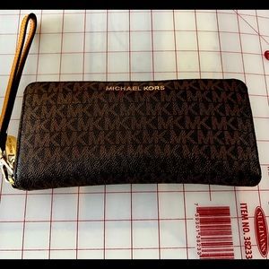 Used Michael Kors Wallet Good Condition